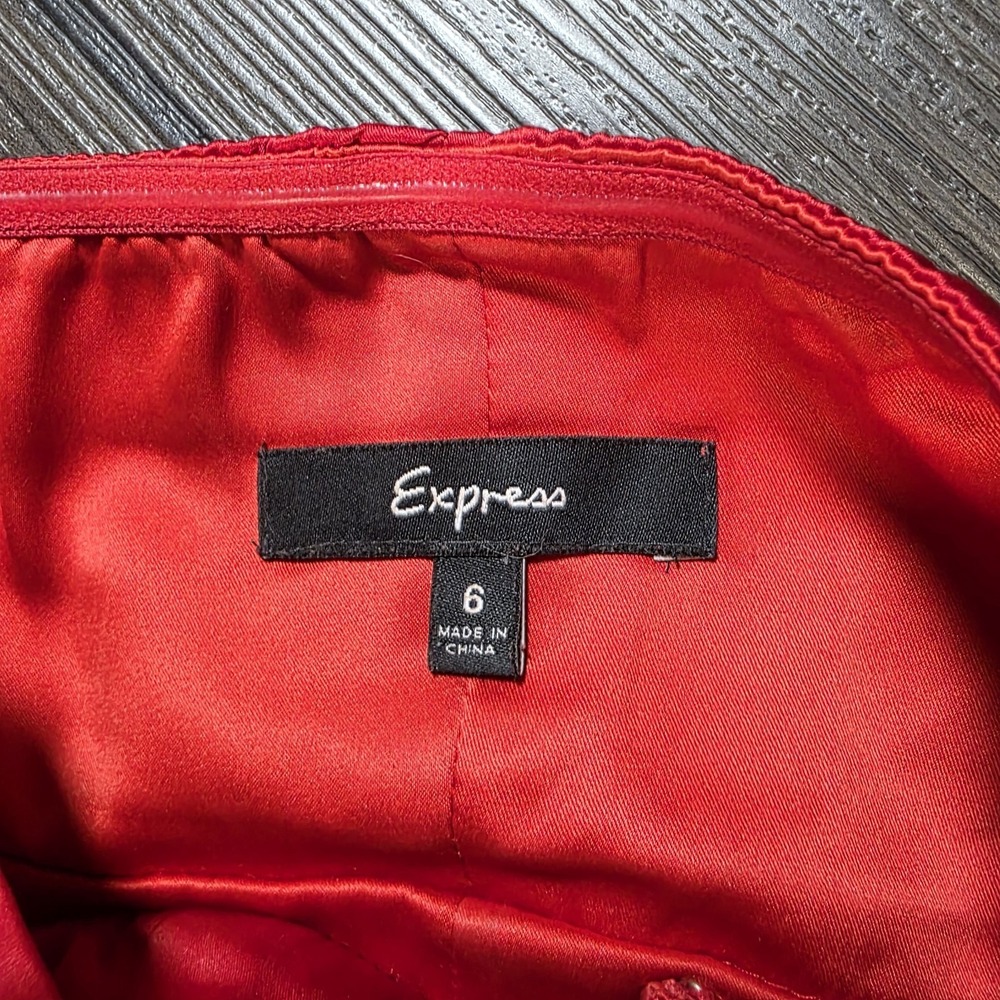 Express Red Strapless Mini Dress Size 6 Silk Ruched Bodycon Party Cocktail - Picture 3 of 11